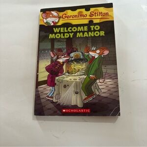 Geronimo Stilton "Welcome to Moldy Manor" Children's Book - Yellow, Green, Brown